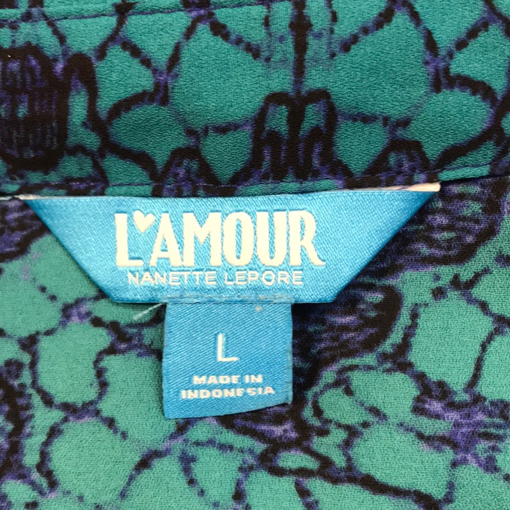 blouse - Picture 7 of 8
